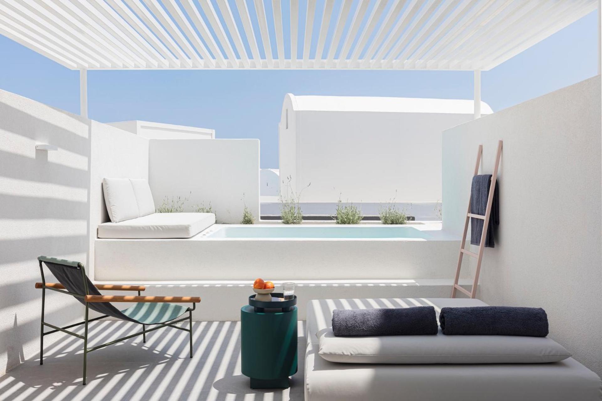 Neo * Fira (Santorini)